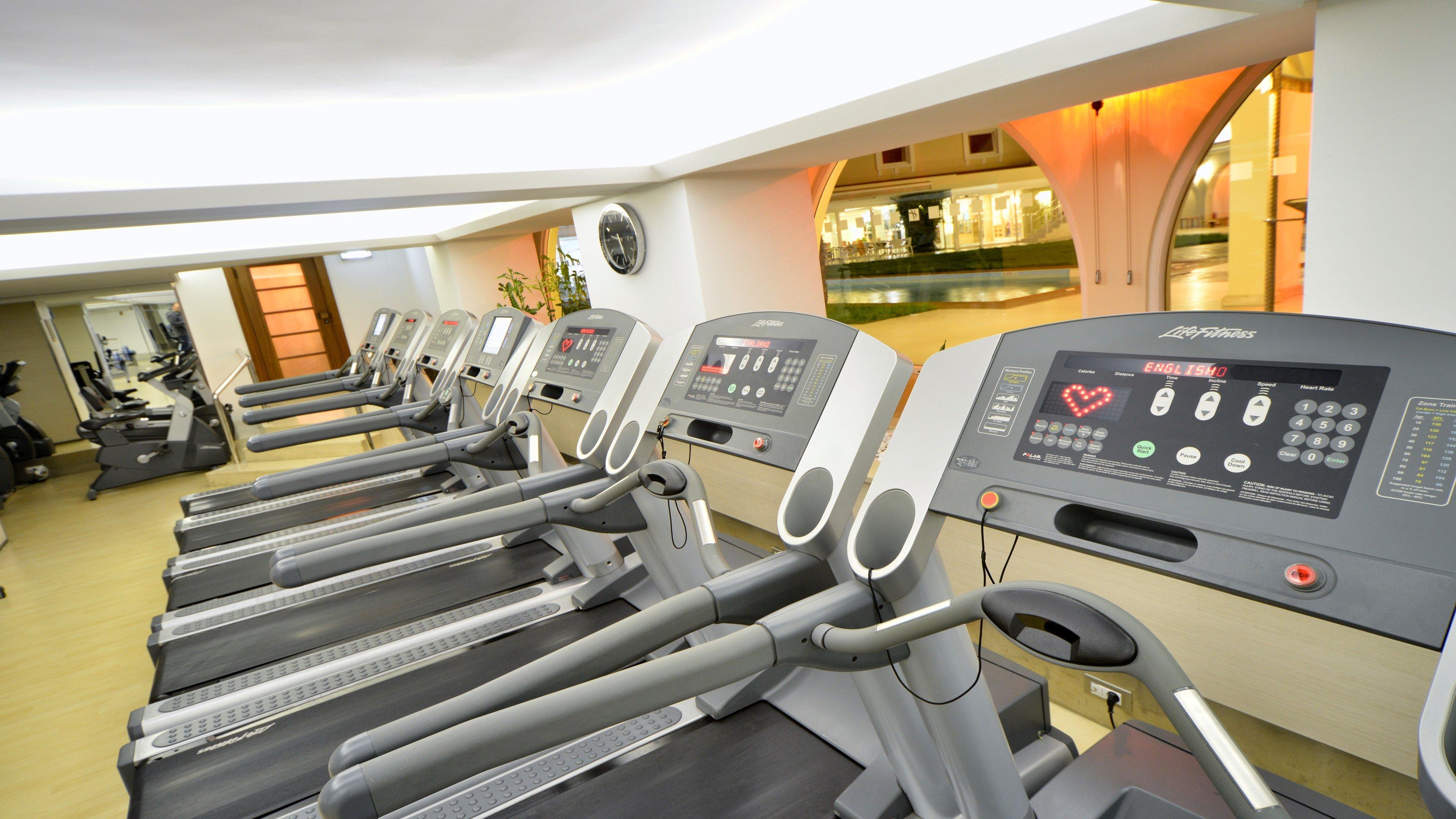 Holiday Inn Istanbul City By Ihg Exterior photo A row of treadmills