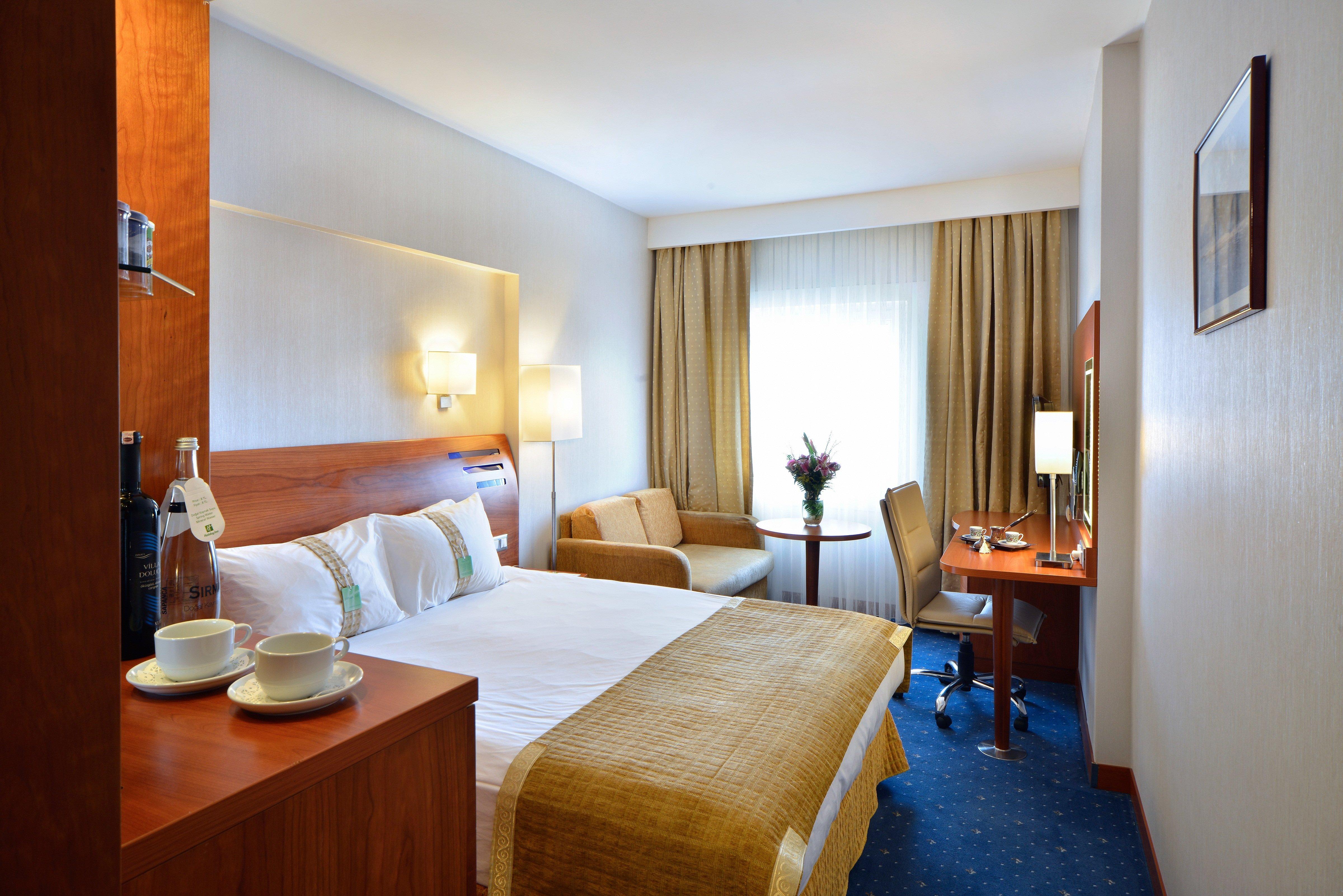 Holiday Inn Istanbul City By Ihg Exterior photo A room at the hotel