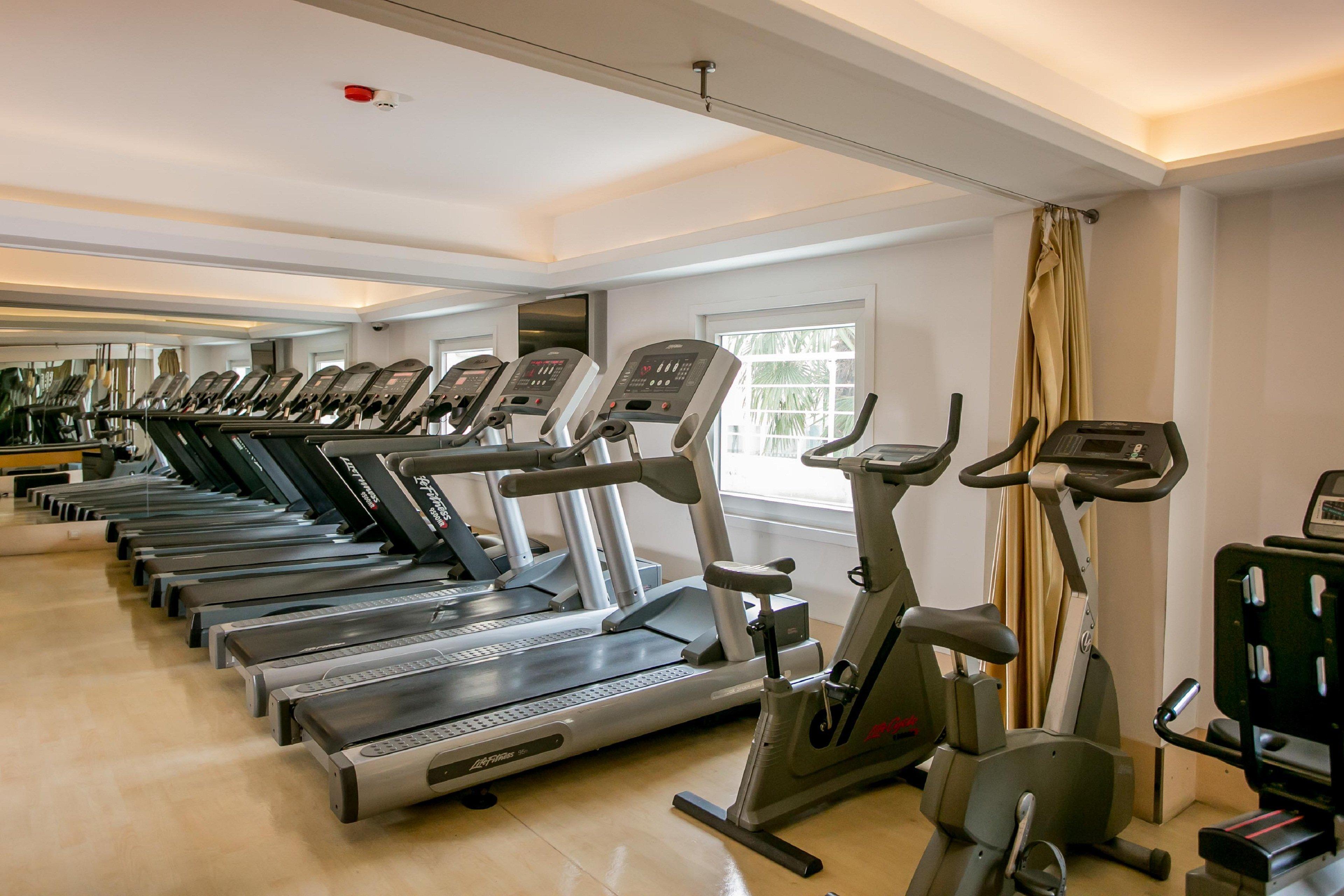 Holiday Inn Istanbul City By Ihg Exterior photo The gym at the hotel