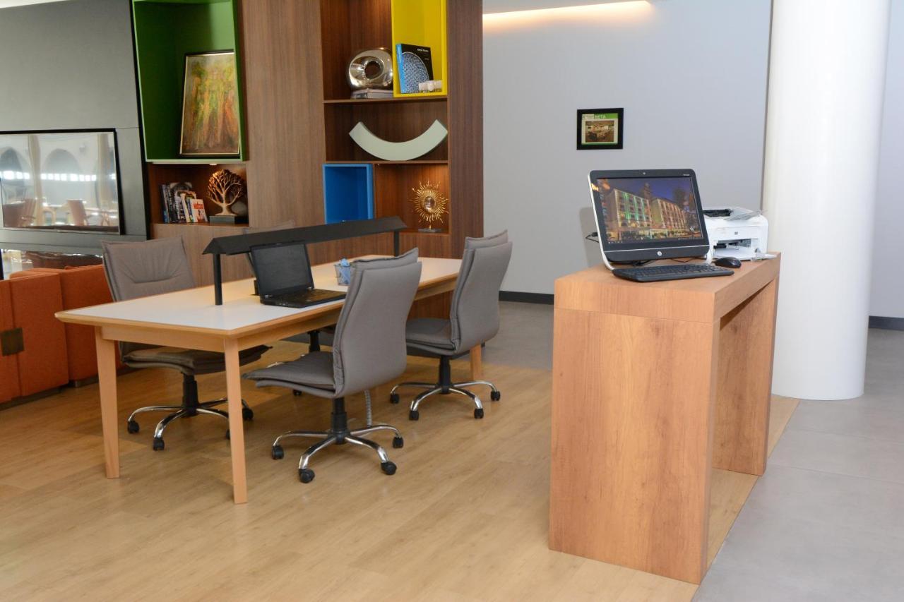 Holiday Inn Istanbul City By Ihg Exterior photo The Business Center at the airport