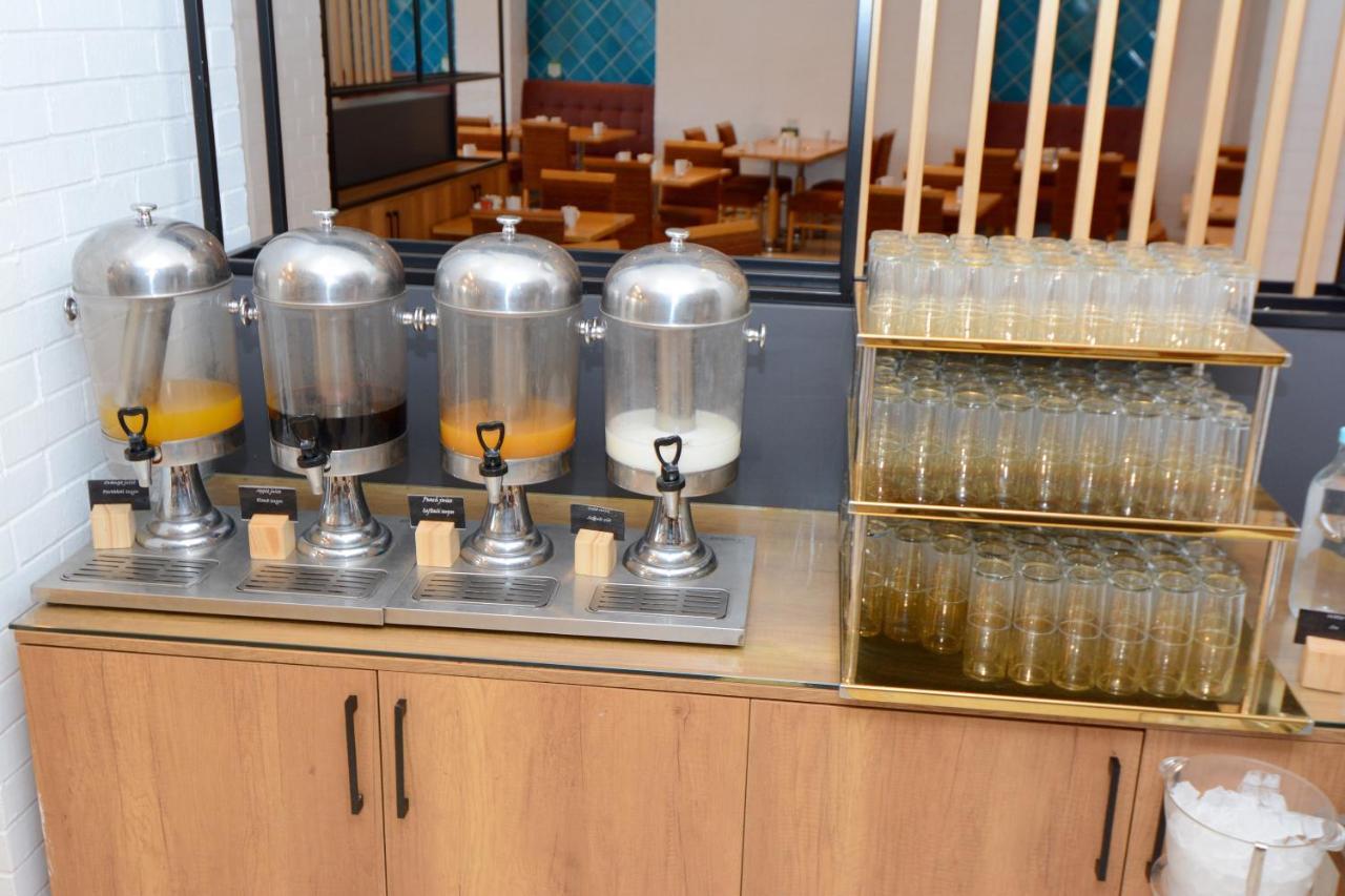Holiday Inn Istanbul City By Ihg Exterior photo A juice bar